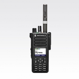 伊宁XIR P8668 PDT 数字集群通讯系统手持台